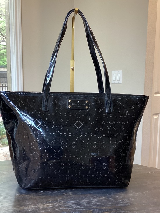 kate spade Handbags - Kate Spade Black Patent Tote Bag. NWOT. 16"W X 10"L X 6" D with Unbrand Dusty